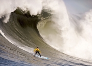 开云体育官网-NBA季后赛之夜，当大场面先生加维在篮球场遇见足球魂
