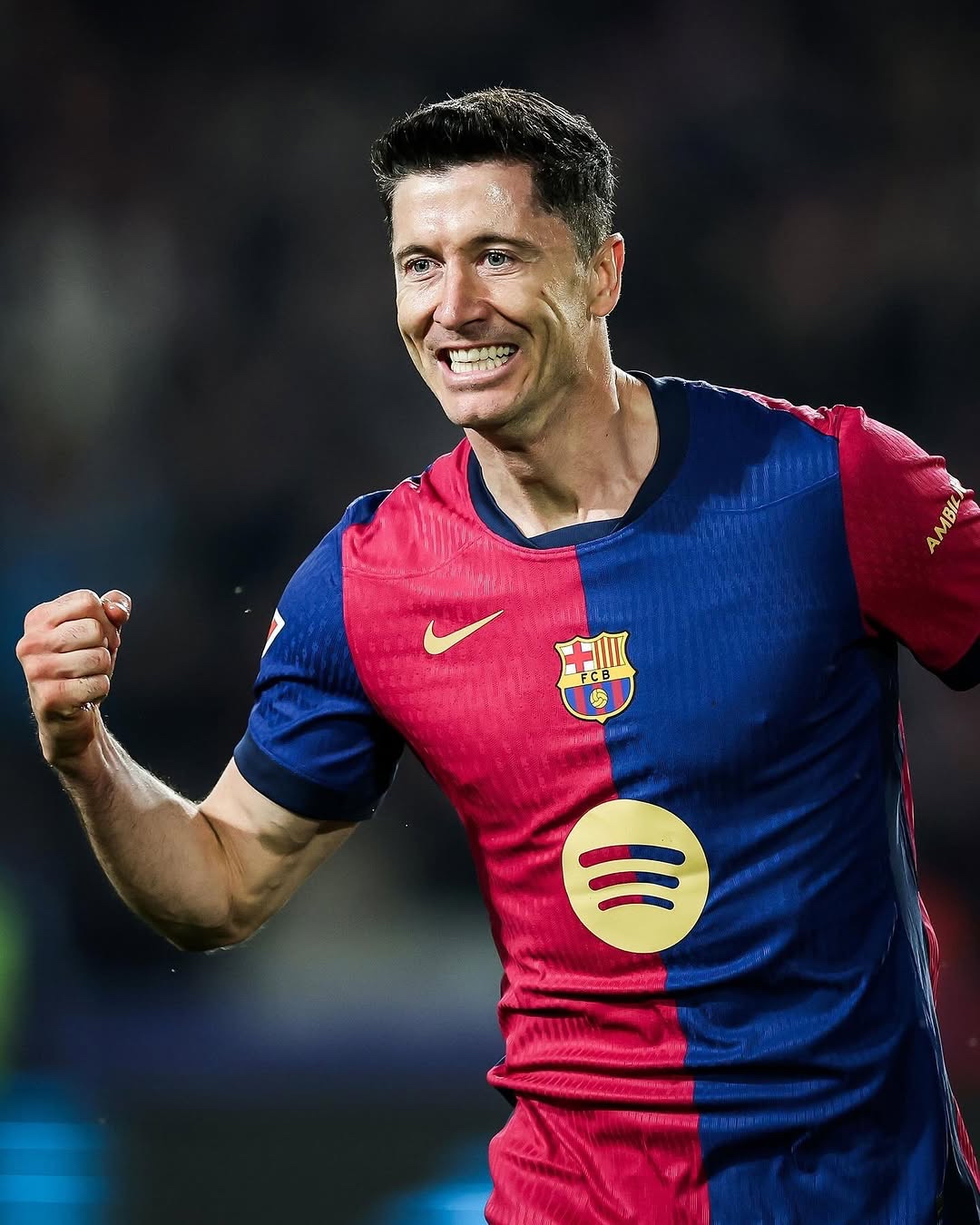 意大利爆冷勒沃库森,莱万惊艳世界的简单介绍 意大利爆冷勒沃库森,莱万惊艳世界的简单介绍