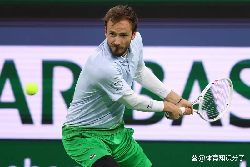 包含欧洲网球队力克日本网球队，梅德韦杰夫打破历史纪录的词条