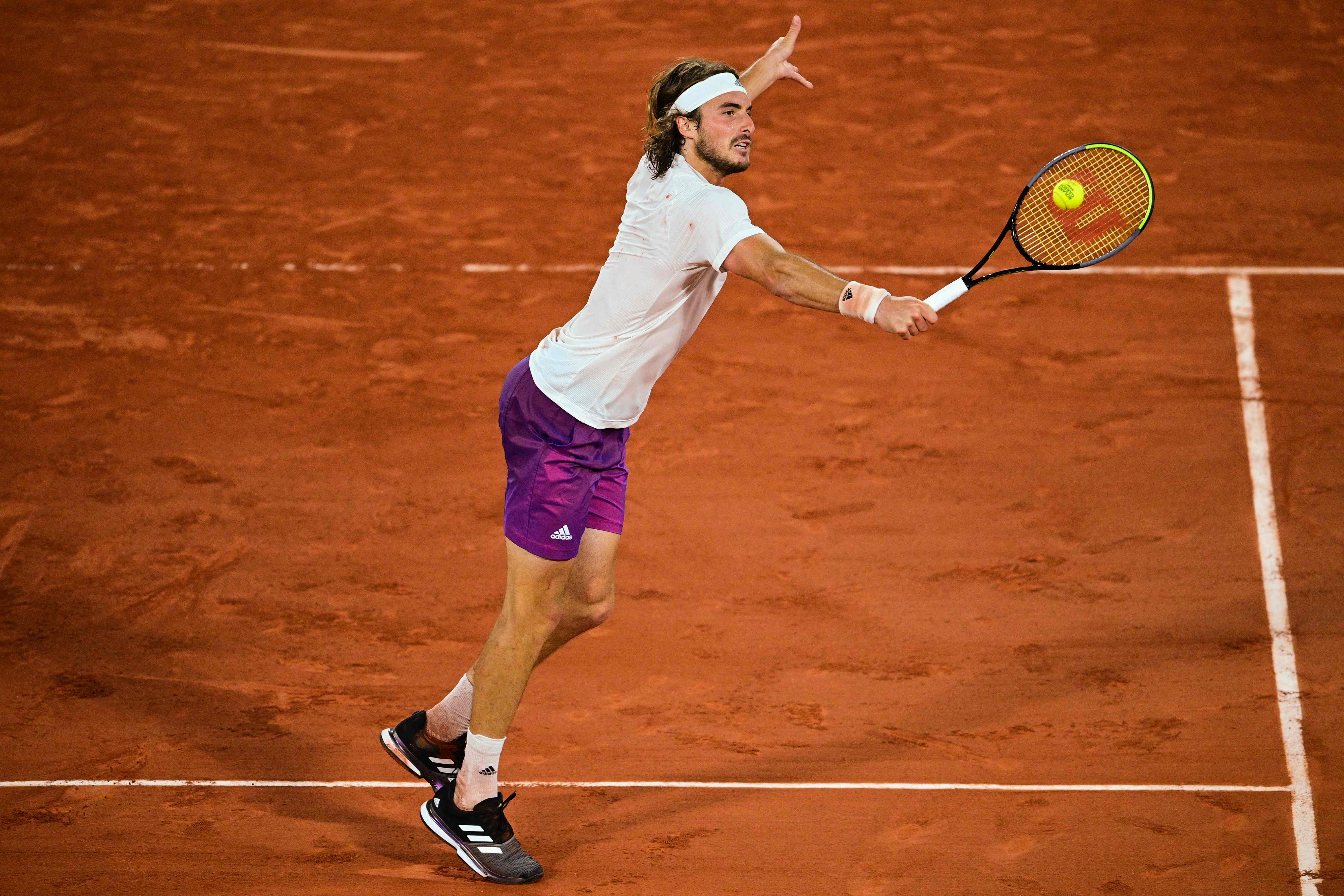 关于美国网球队爆冷世界网球队，西西帕斯制霸全场的信息