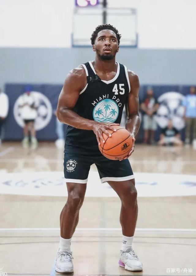 包含雷霆爆冷勇士，艾顿高光表现的词条