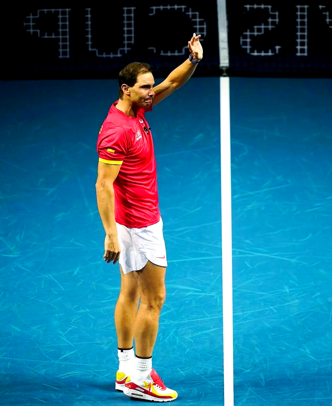 包含德国网球队完胜世界网球队，纳达尔绝境逆转的词条