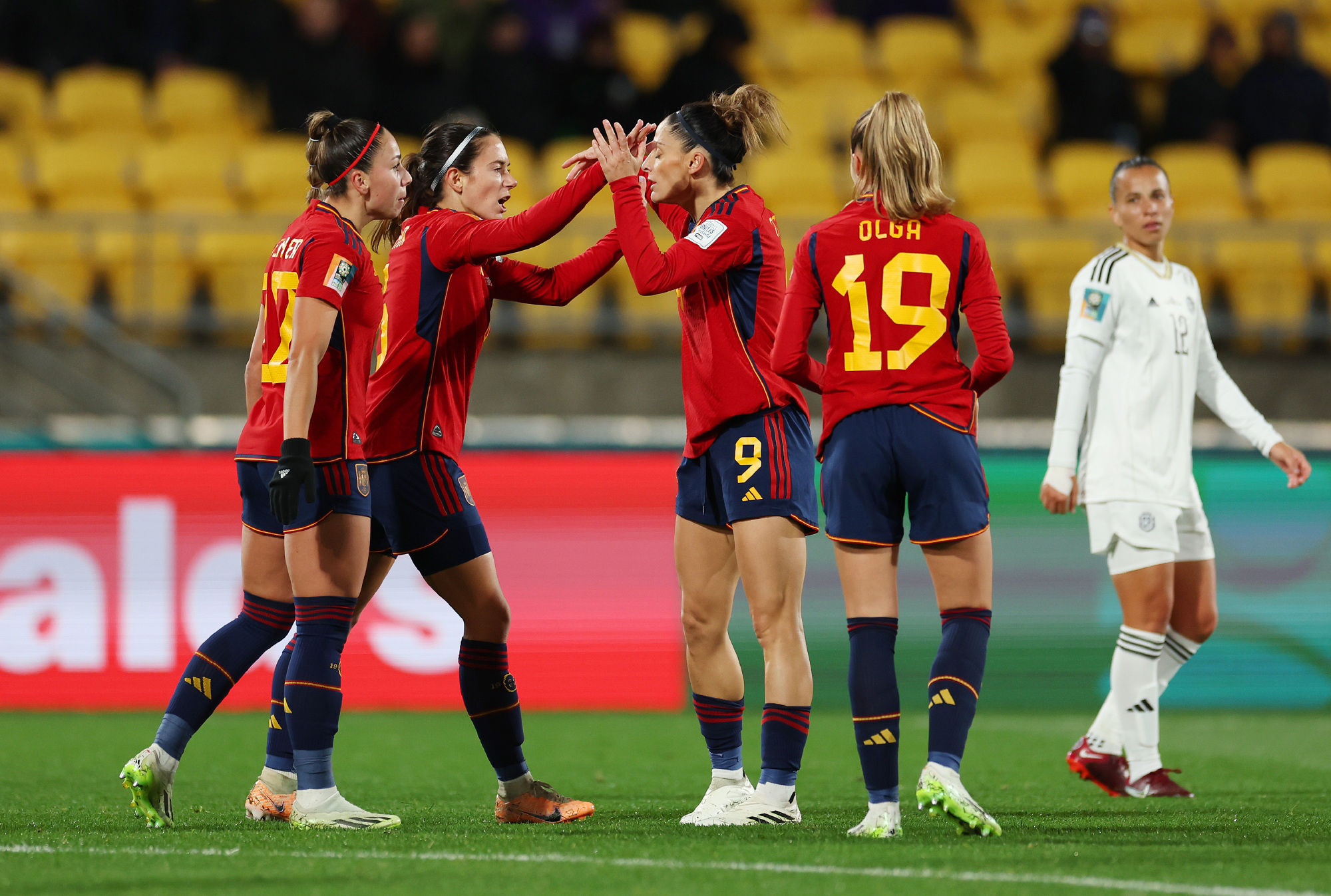 丹麦队完胜德国队，辛杜统治全场