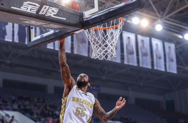 重庆男篮豪取胜利，狂飙猛进突破壁垒的简单介绍