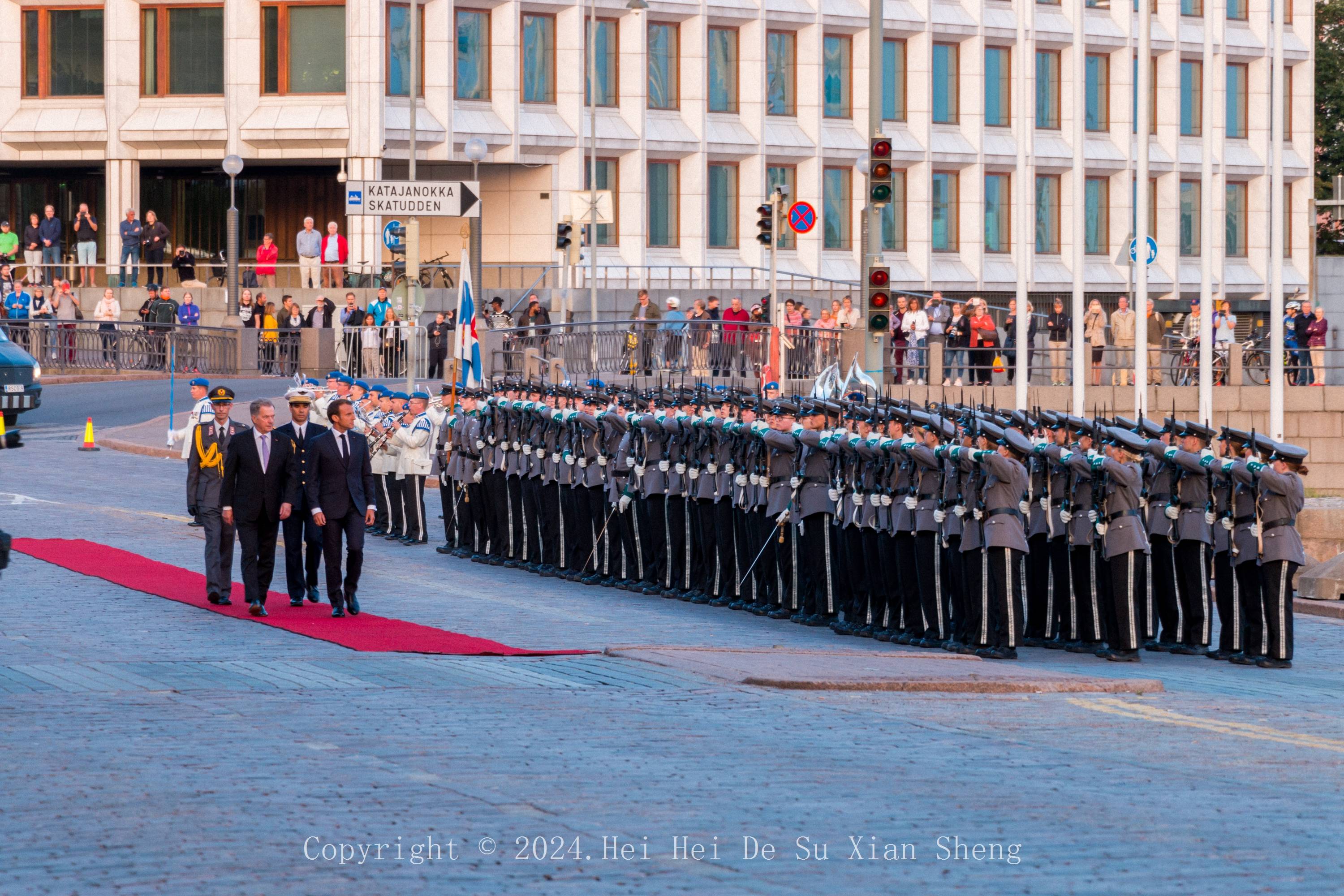 法国队客场战胜芬兰队，取得连胜