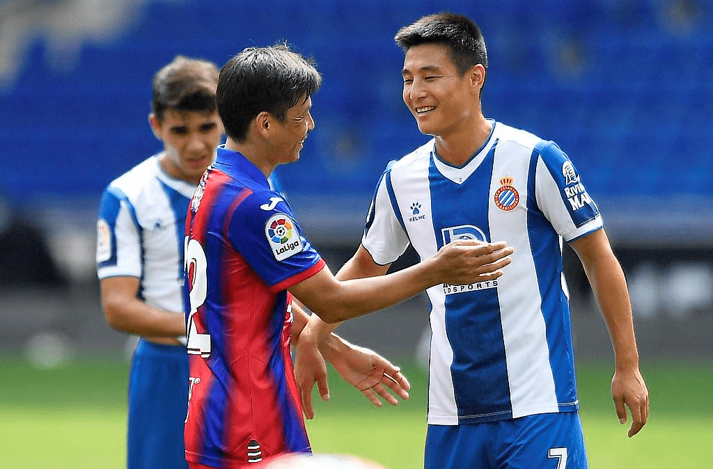 包含索肖队势不可挡，连胜排名榜首的词条