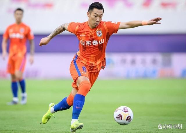 上海德比战中，鲁能比完胜上港