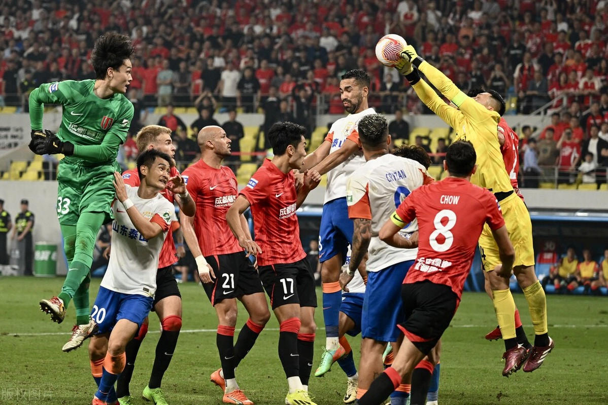 关于精彩足球对决全方位呈现，胜者跃升巅峰的信息