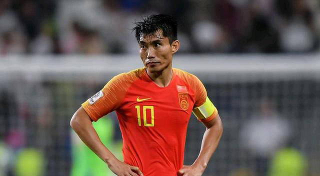 国际足坛中国队崭露头角，备受瞩目