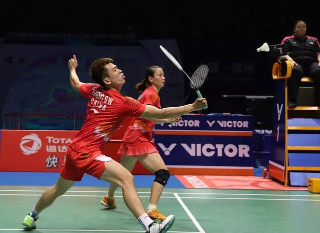 包含泰国队险胜马来西亚队，黄鸭组合点燃赛场的词条