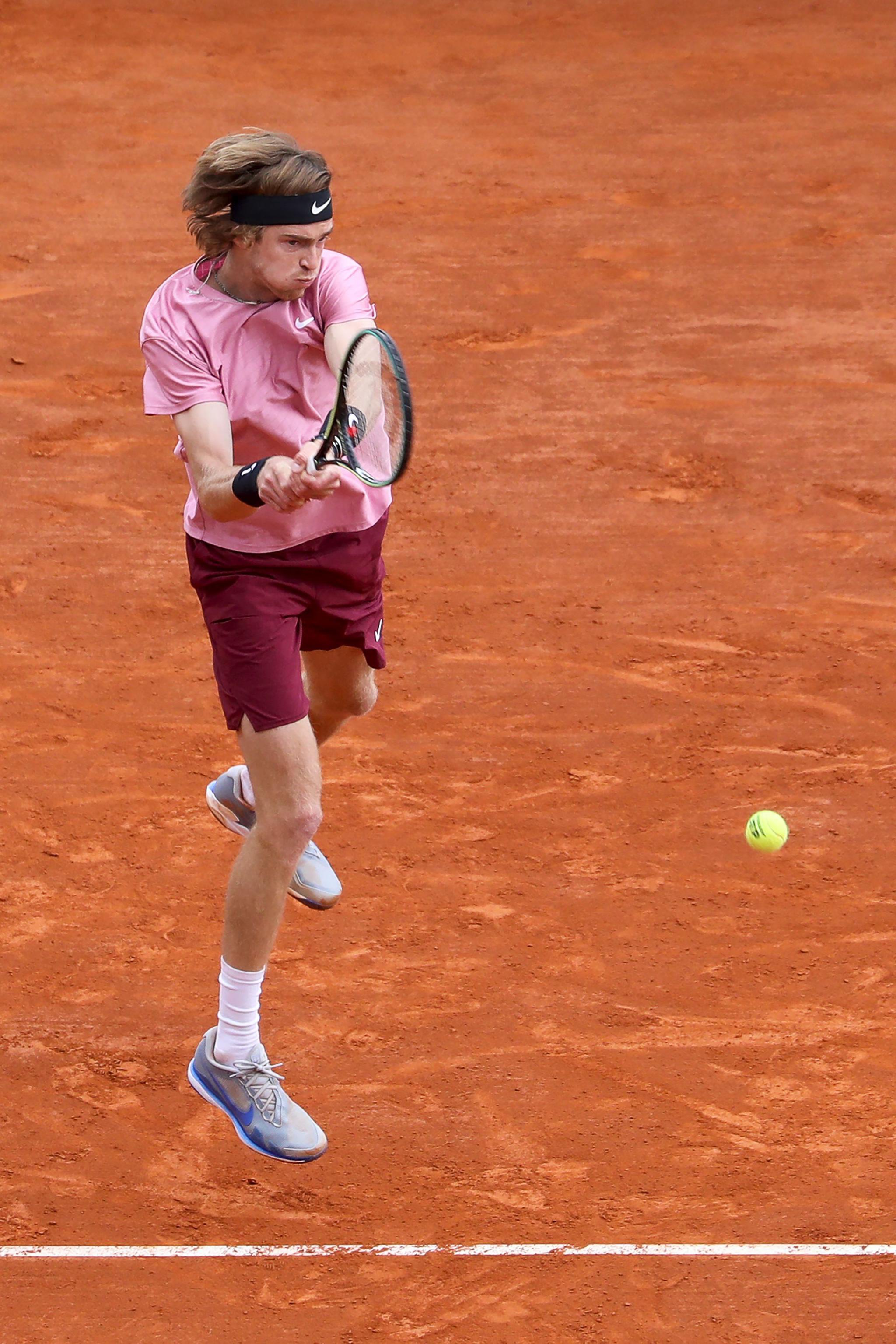 蒙特卡洛大师赛轻取联合杯,西西帕斯点燃赛场的简单介绍 蒙特卡洛大师赛轻取联合杯,西西帕斯点燃赛场的简单介绍